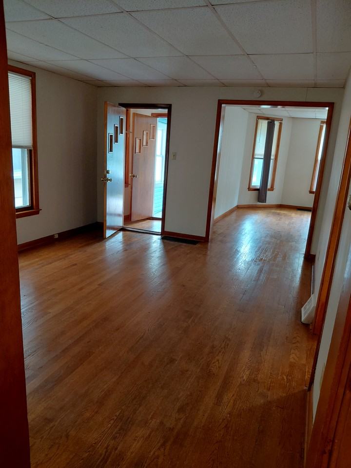 206 Cayuga St #1 - Photo 3 of 8