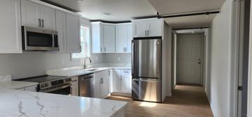 featured image of 53 Henrietta St #2