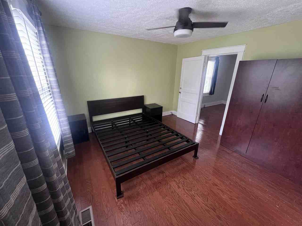 1217 Chester Ave #NA - Photo 6 of 18