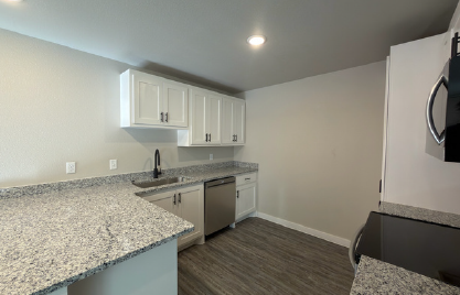 2844 Glennster St #NA - Photo 4 of 14