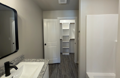2844 Glennster St #NA - Photo 7 of 14