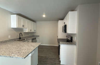 2846 Glennster St #NA - Photo 3 of 14