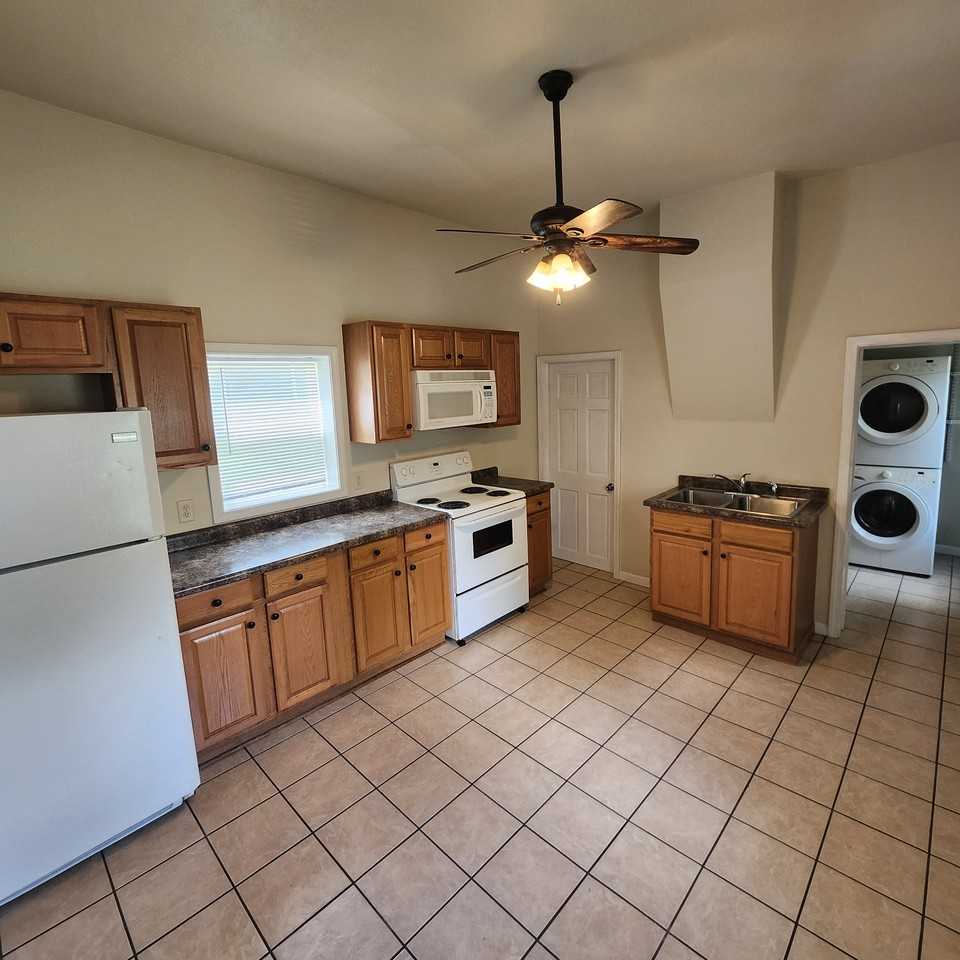 110 Niagara St #NA - Photo 6 of 10