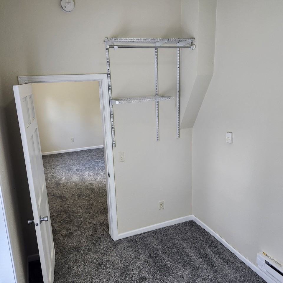 110 Niagara St #NA - Photo 7 of 10