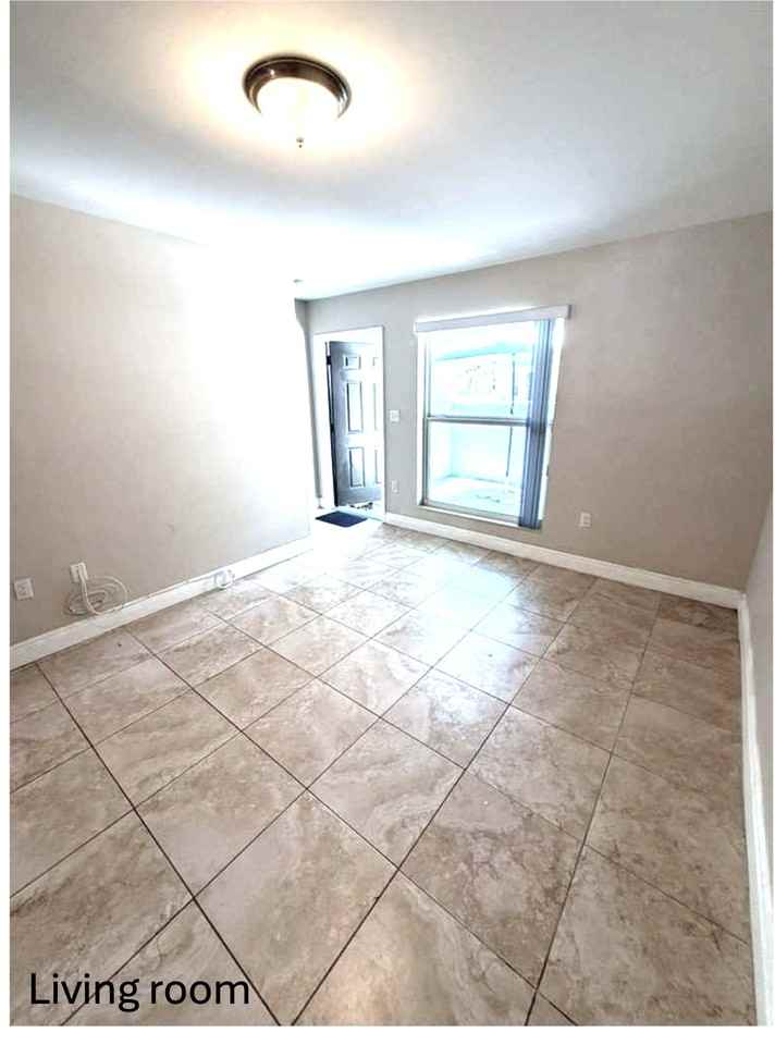 467 Northwest 19th Street #342 - Photo 7 of 16