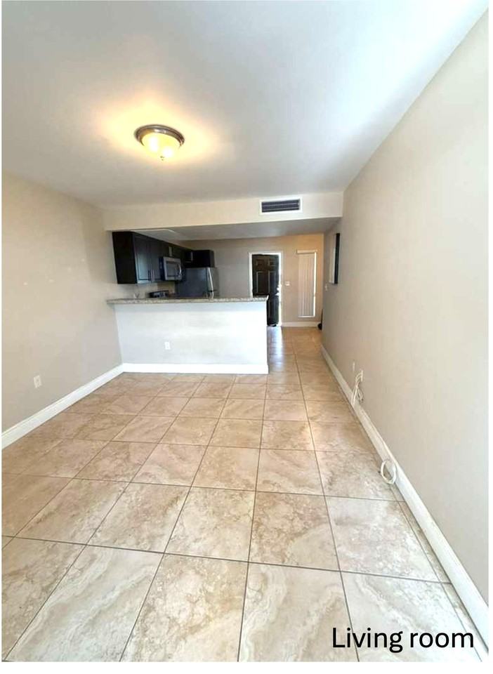 467 Northwest 19th Street #342 - Photo 6 of 16