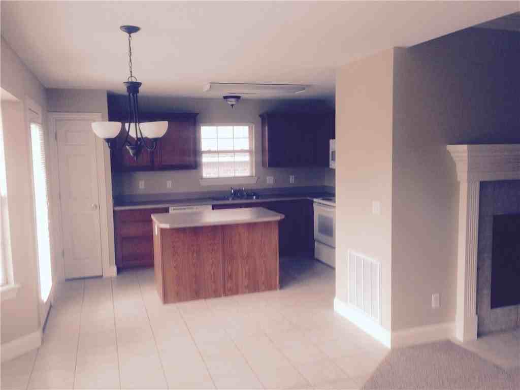 5117 S 62nd St - Photo 3 of 3