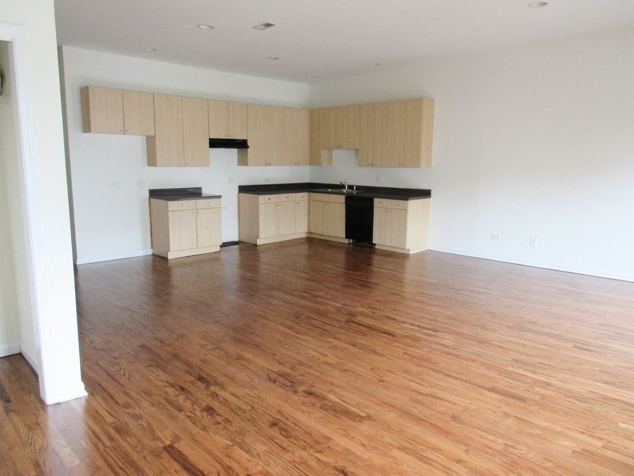 2340 N Milwaukee Ave #2 - Photo 4 of 13