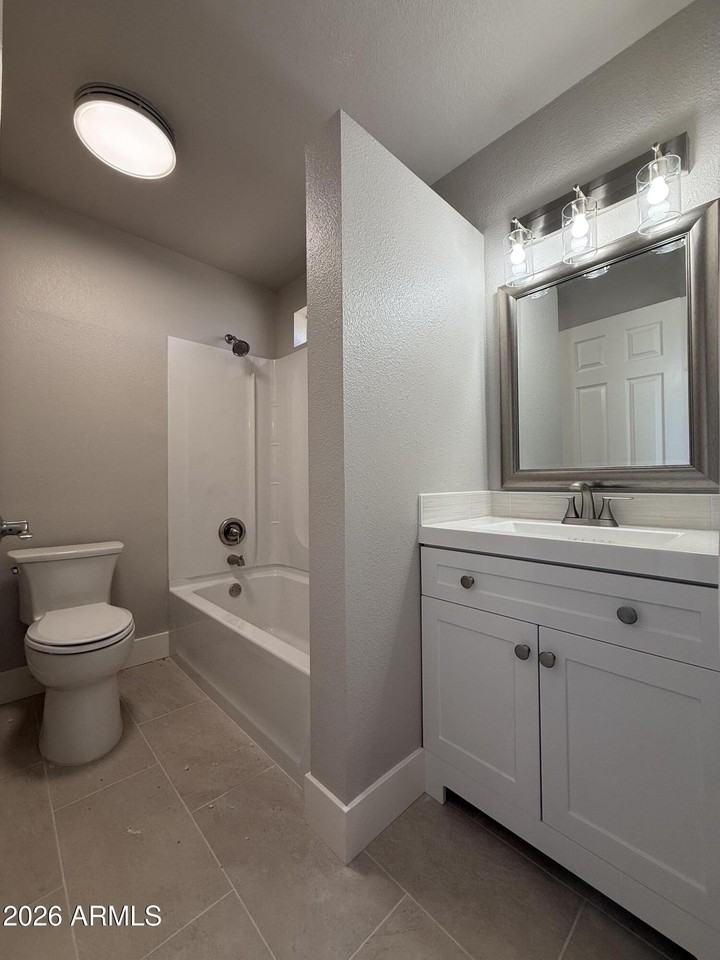 2340 E Isabella Ave - Photo 4 of 14