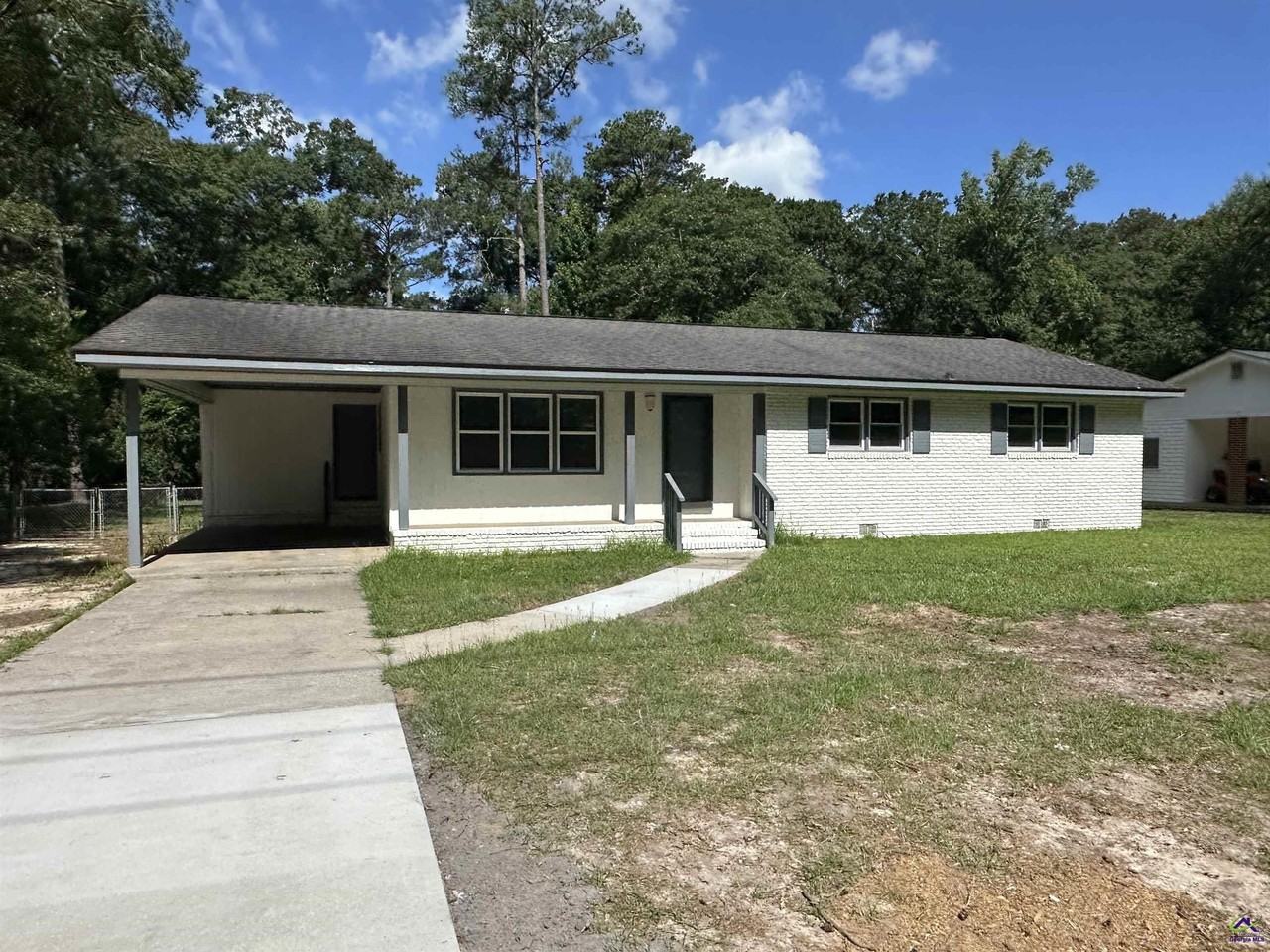 1021 Greenwood Dr - Photo 2 of 22