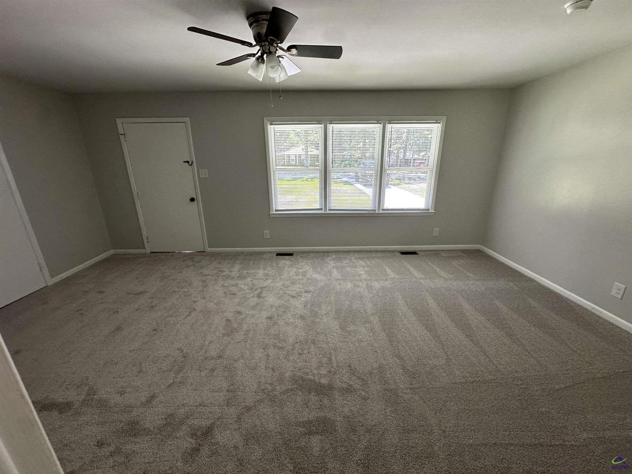 1021 Greenwood Dr - Photo 3 of 22