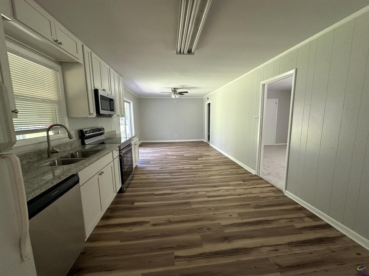 1021 Greenwood Dr - Photo 5 of 22