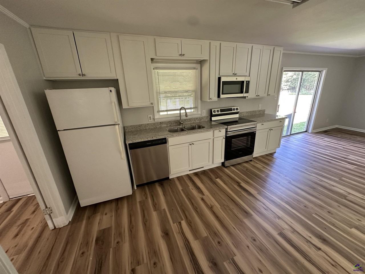 1021 Greenwood Dr - Photo 6 of 22