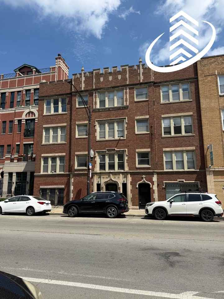 834 W Fullerton Ave #6 - Photo 4 of 11