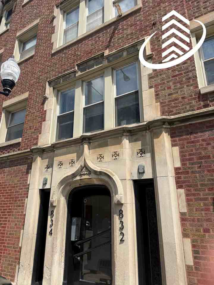 834 W Fullerton Ave #6 - Photo 5 of 11