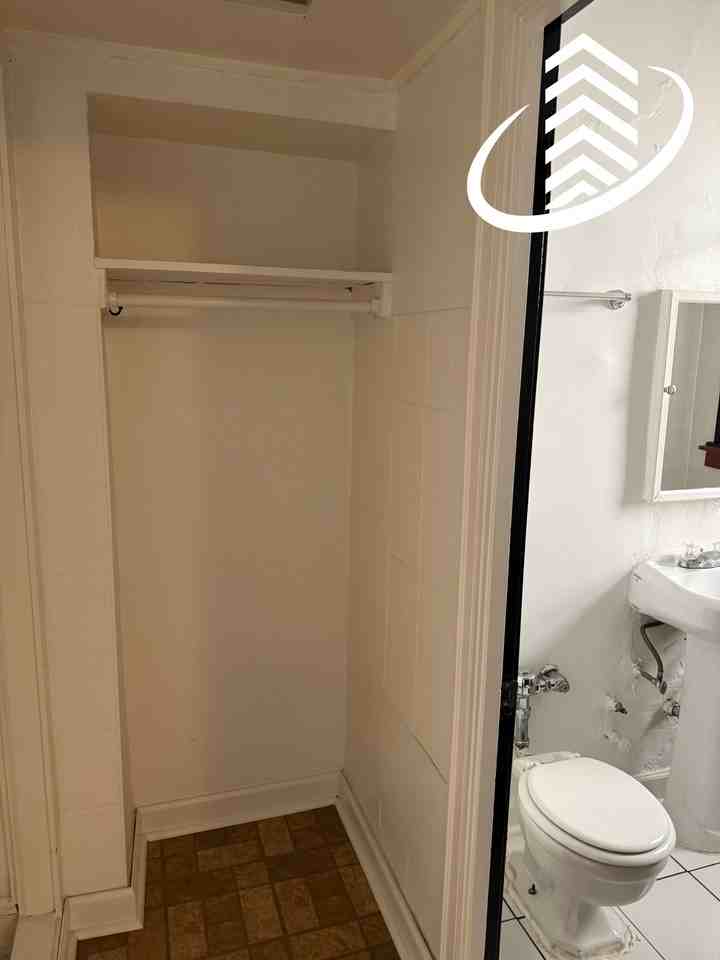 834 W Fullerton Ave #6 - Photo 6 of 11