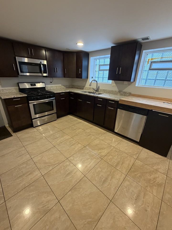 4014 W Nelson St #G - Photo 2 of 17