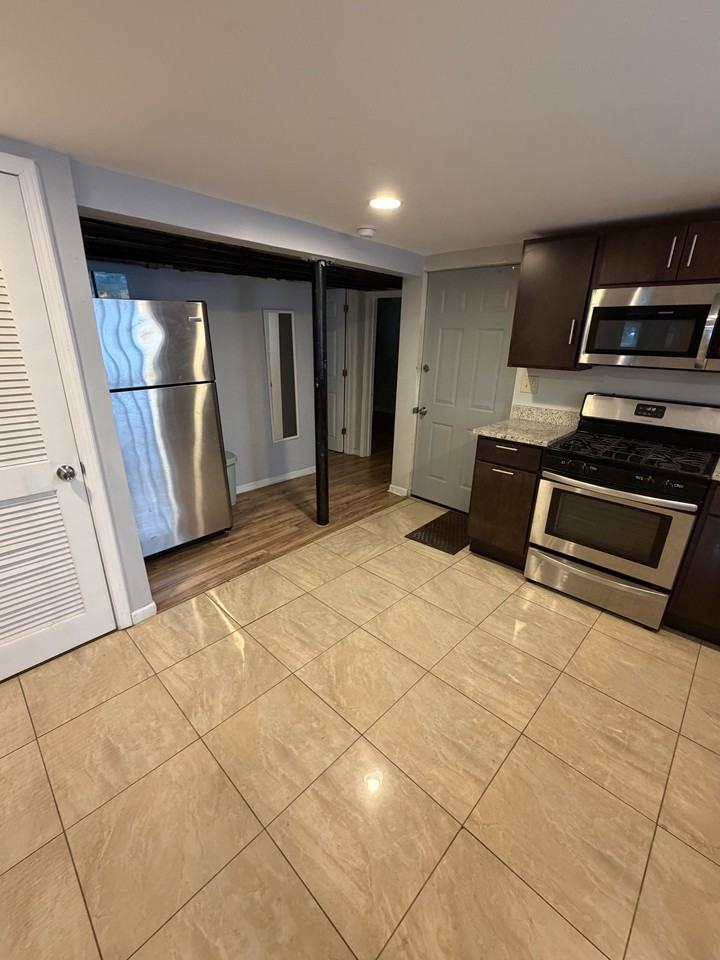 4014 W Nelson St #G - Photo 3 of 17