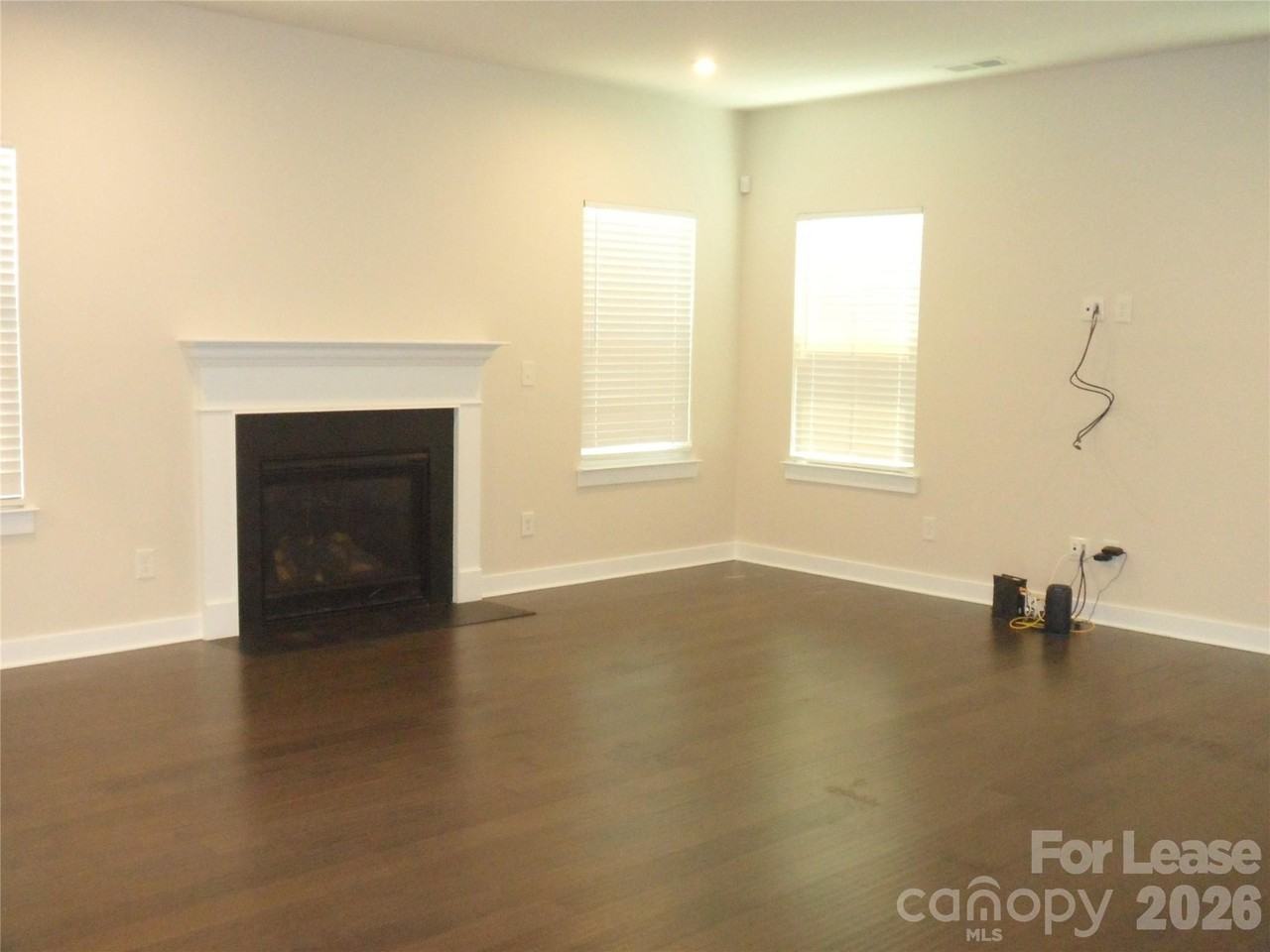 1239 Harkey Creek Dr - Photo 5 of 17