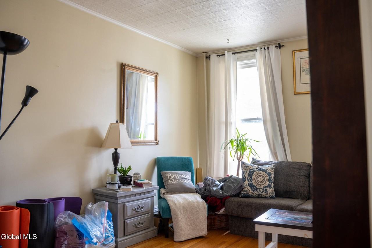908 3rd Ave #1 - Photo 4 of 12