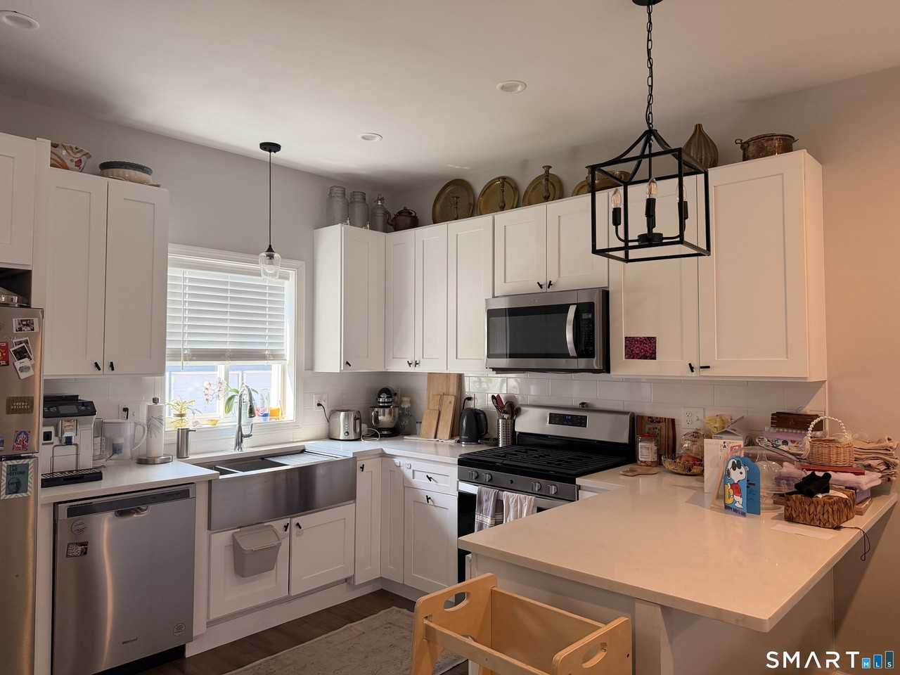 315 Humphrey St #A - Photo 2 of 15