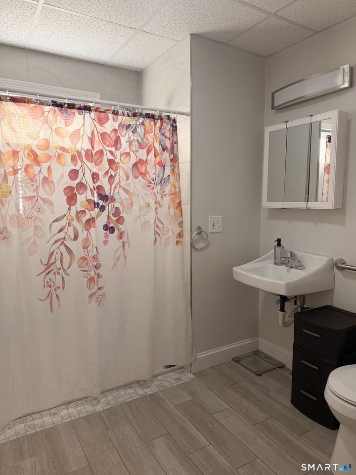 1089 Whalley Ave #LEFT - Photo 6 of 6