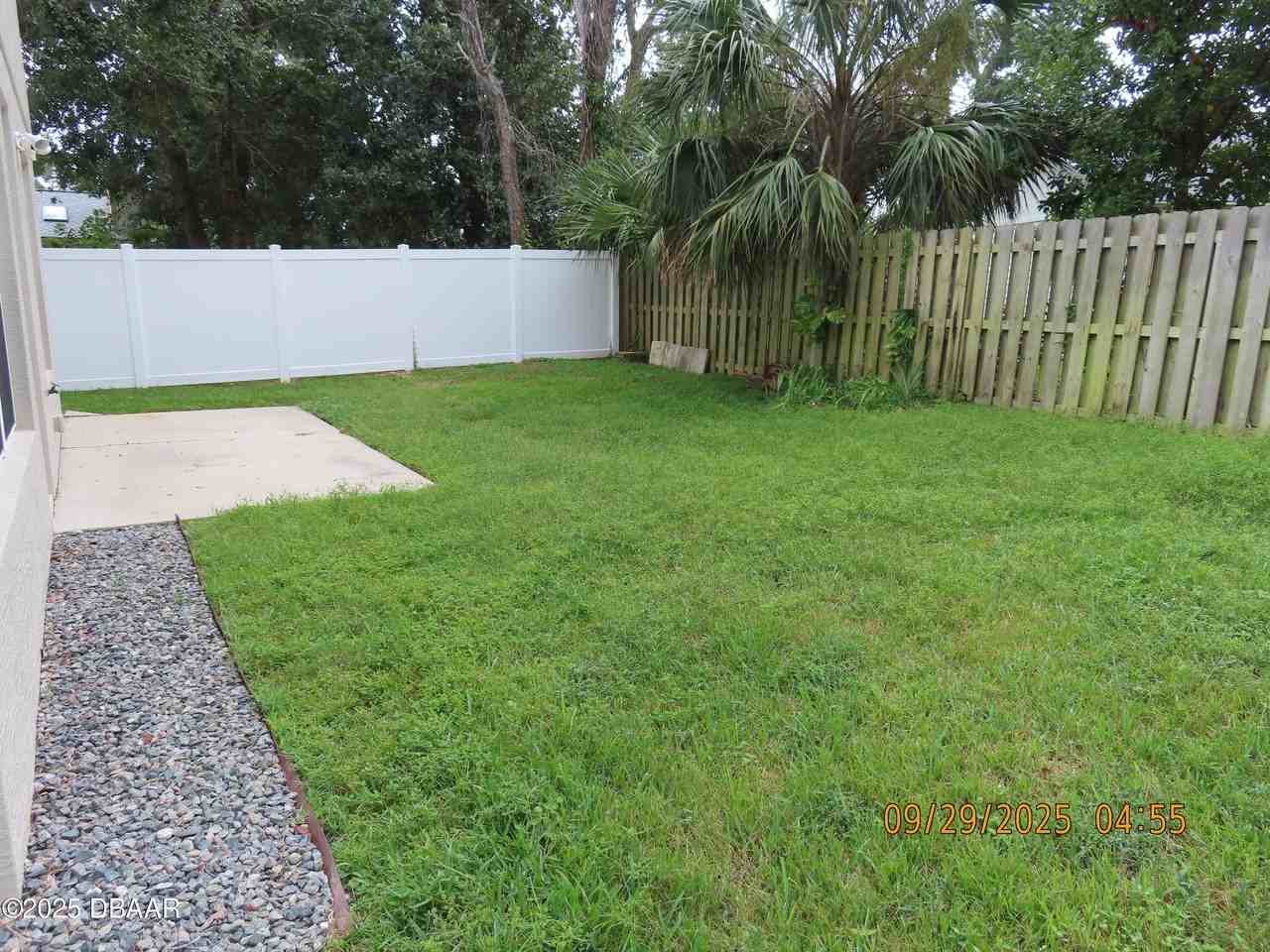 1320 N Beach St - Photo 5 of 37