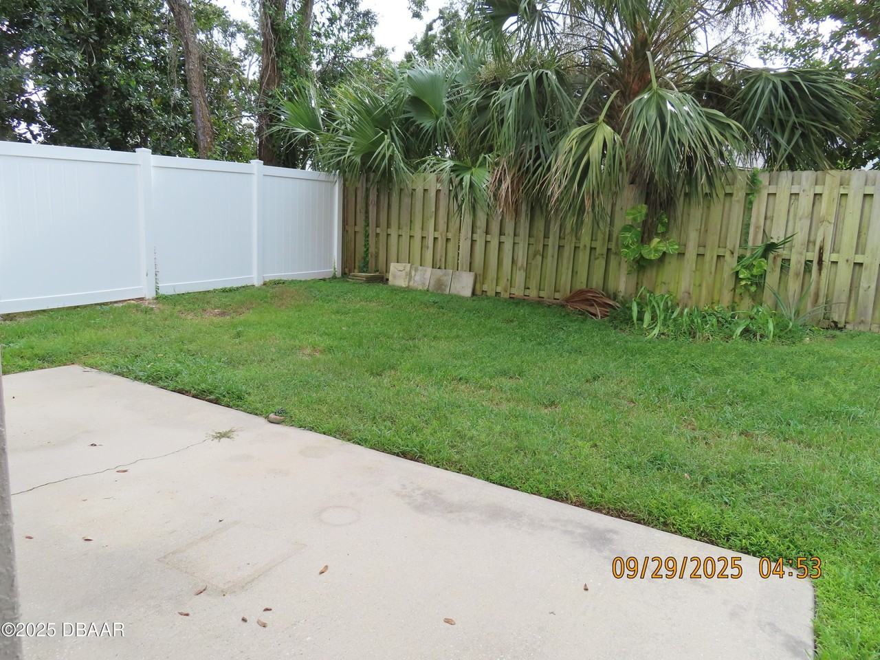1320 N Beach St - Photo 6 of 37