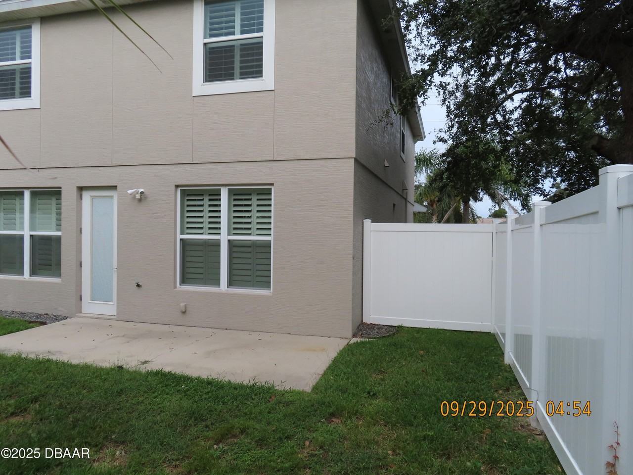 1320 N Beach St - Photo 7 of 37