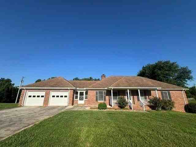 5677 Bentley Rd - Photo 3 of 27