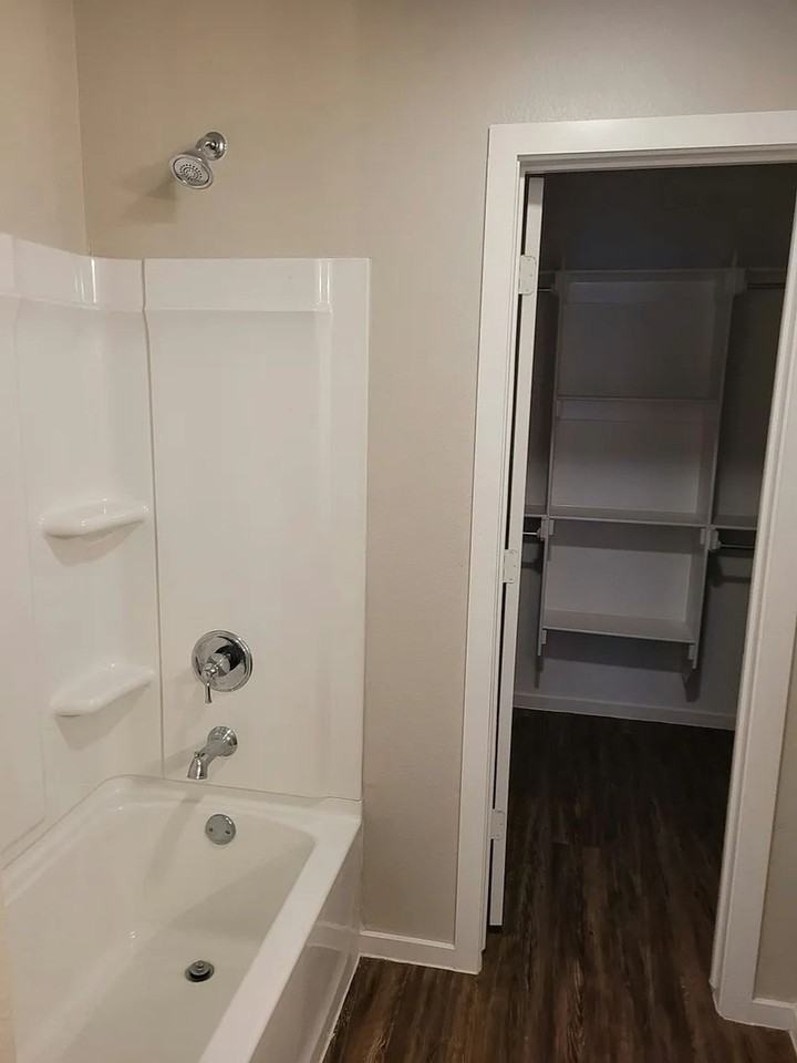 Move-In Ready 3BR Home | Schedule a Tour: 806-568-1471 - Photo 4 of 5