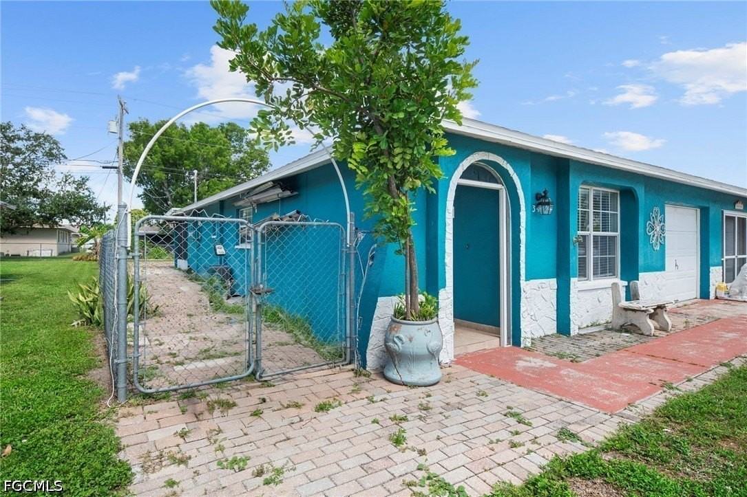 3402 Santa Barbara Blvd - Photo 2 of 23