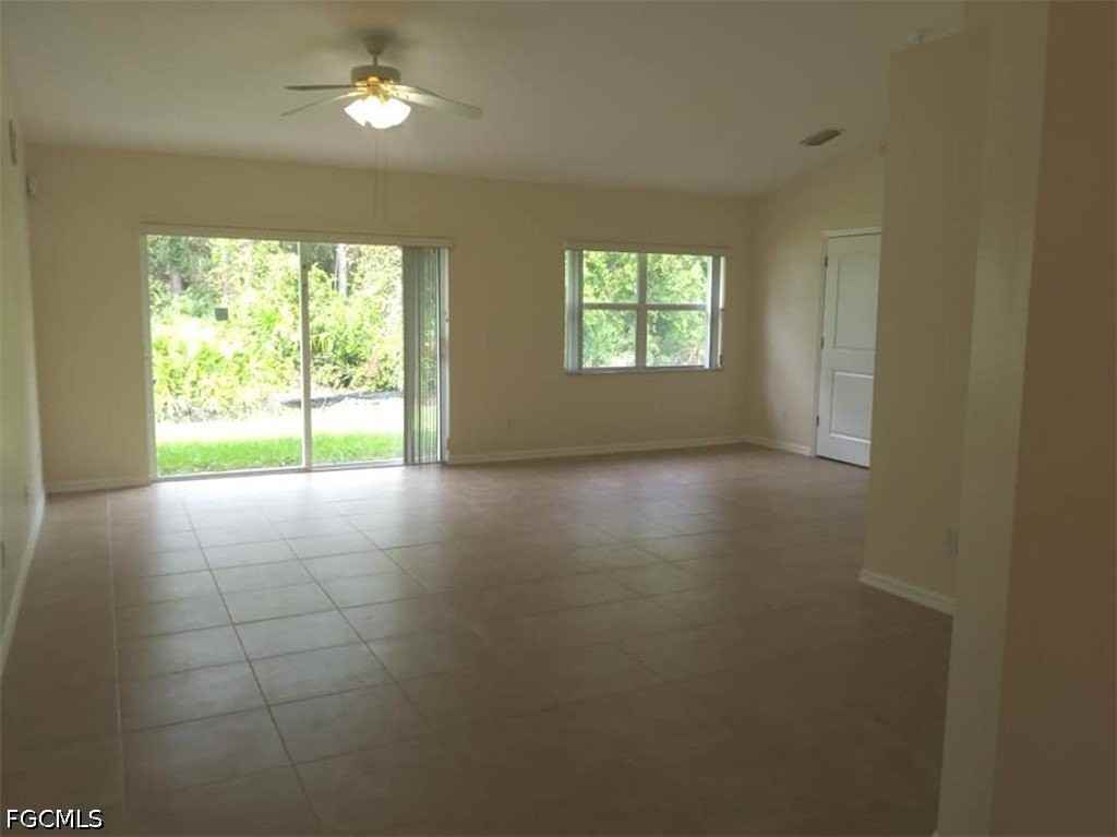 5546 Beck St - Photo 2 of 7