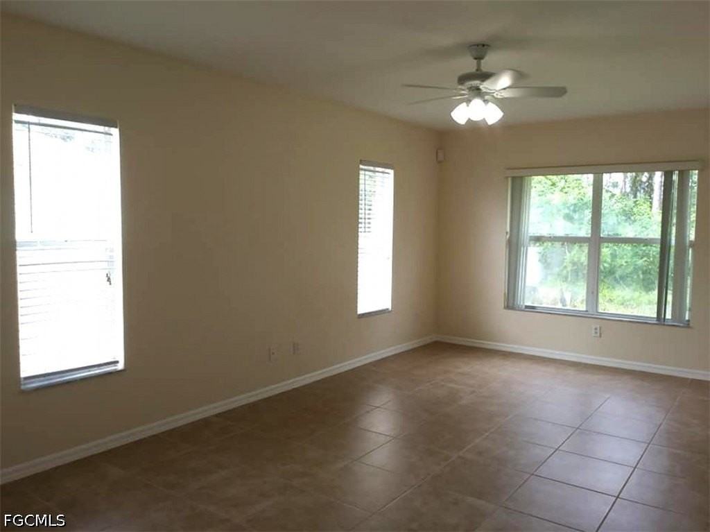 5546 Beck St - Photo 3 of 7