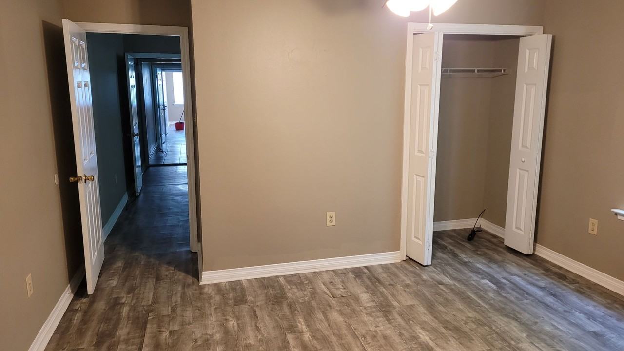 517 Lizardi St - Photo 5 of 11