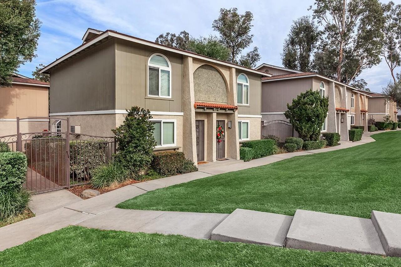 Lamar Garden Townhomes! - Photo 6 of 13