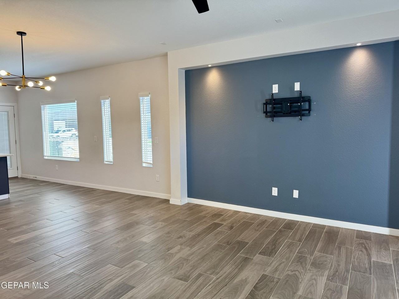 12725 Don Norte St - Photo 4 of 25