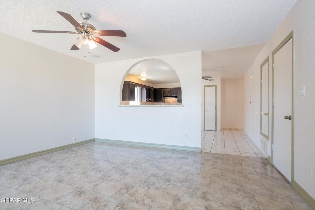 11641 Desert Keep Dr - Photo 5 of 42