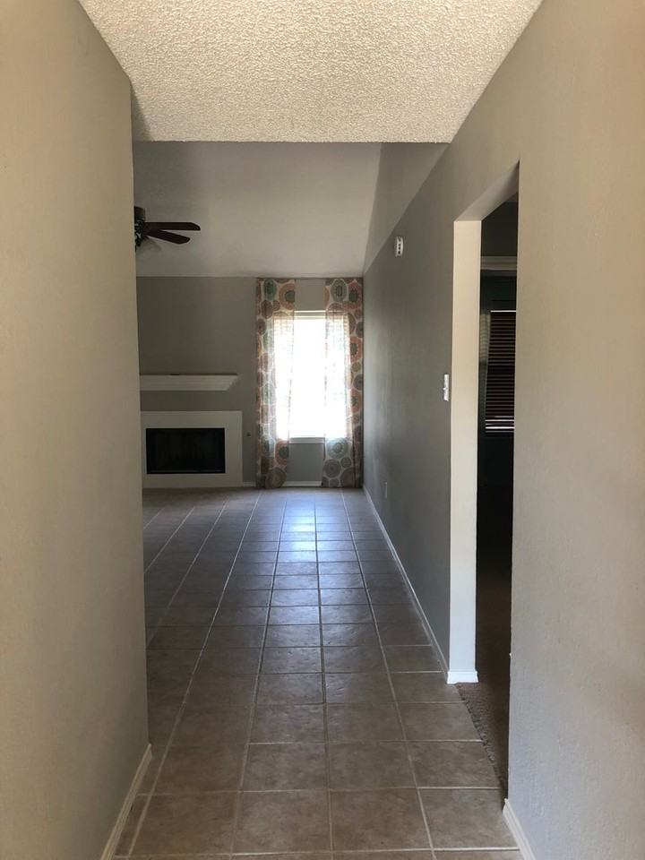 417 N Englewood Ave - Photo 2 of 11