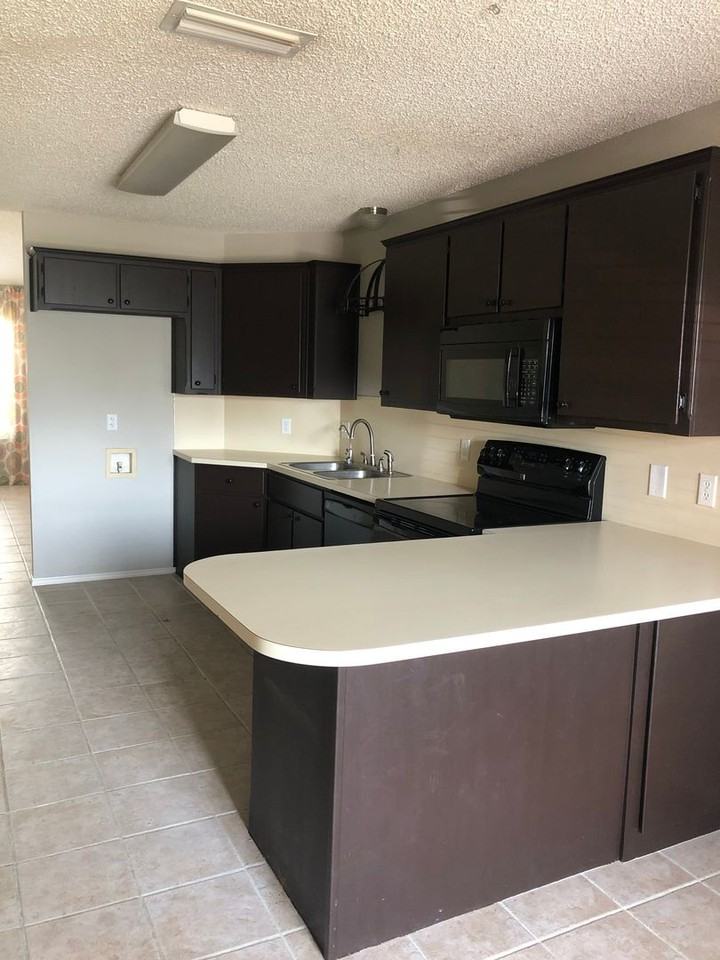 417 N Englewood Ave - Photo 3 of 11