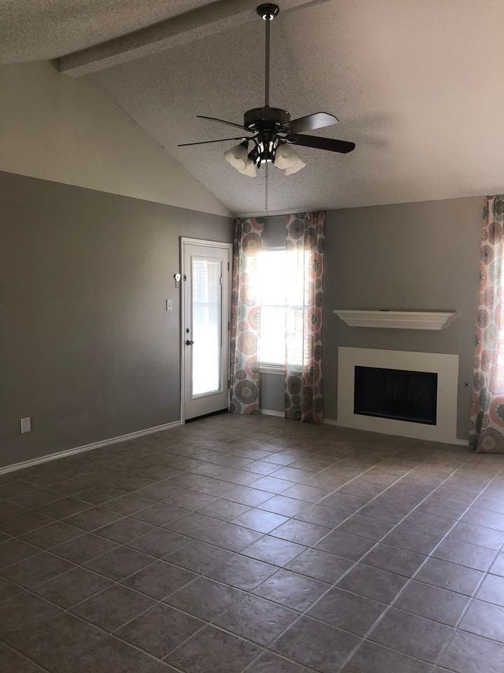 417 N Englewood Ave - Photo 5 of 11