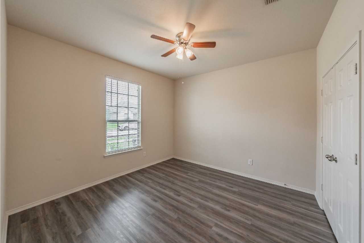 5809 Mount Plymouth Pt - Photo 5 of 34
