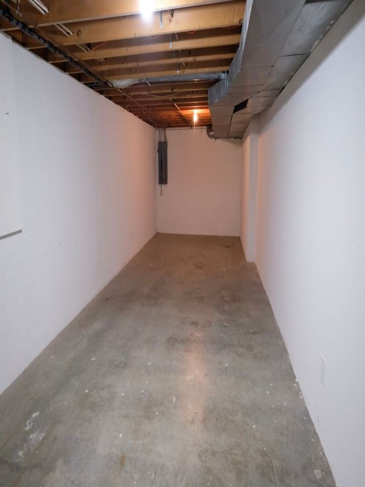 1307 Kingsridge Ct - Photo 2 of 16
