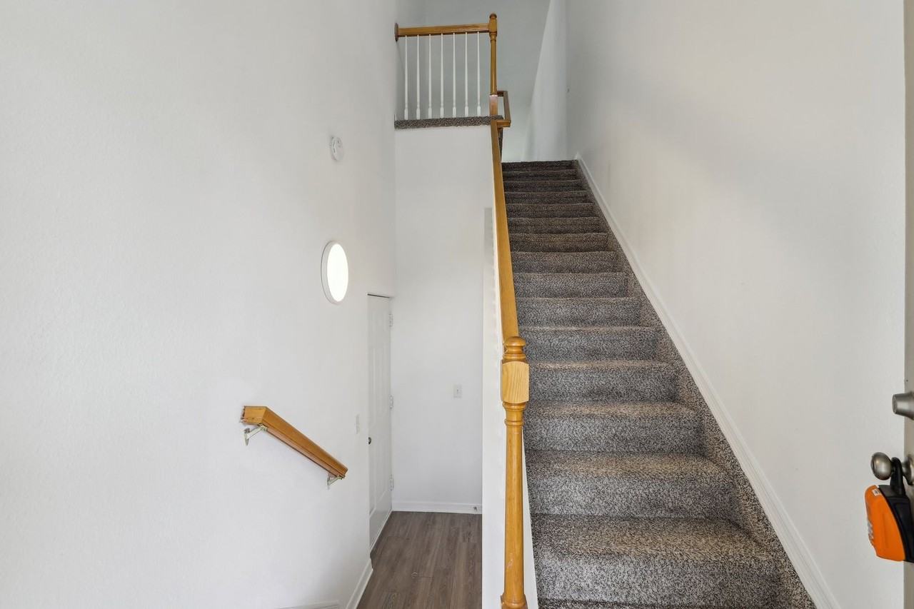 532 Devon Cir - Photo 6 of 33