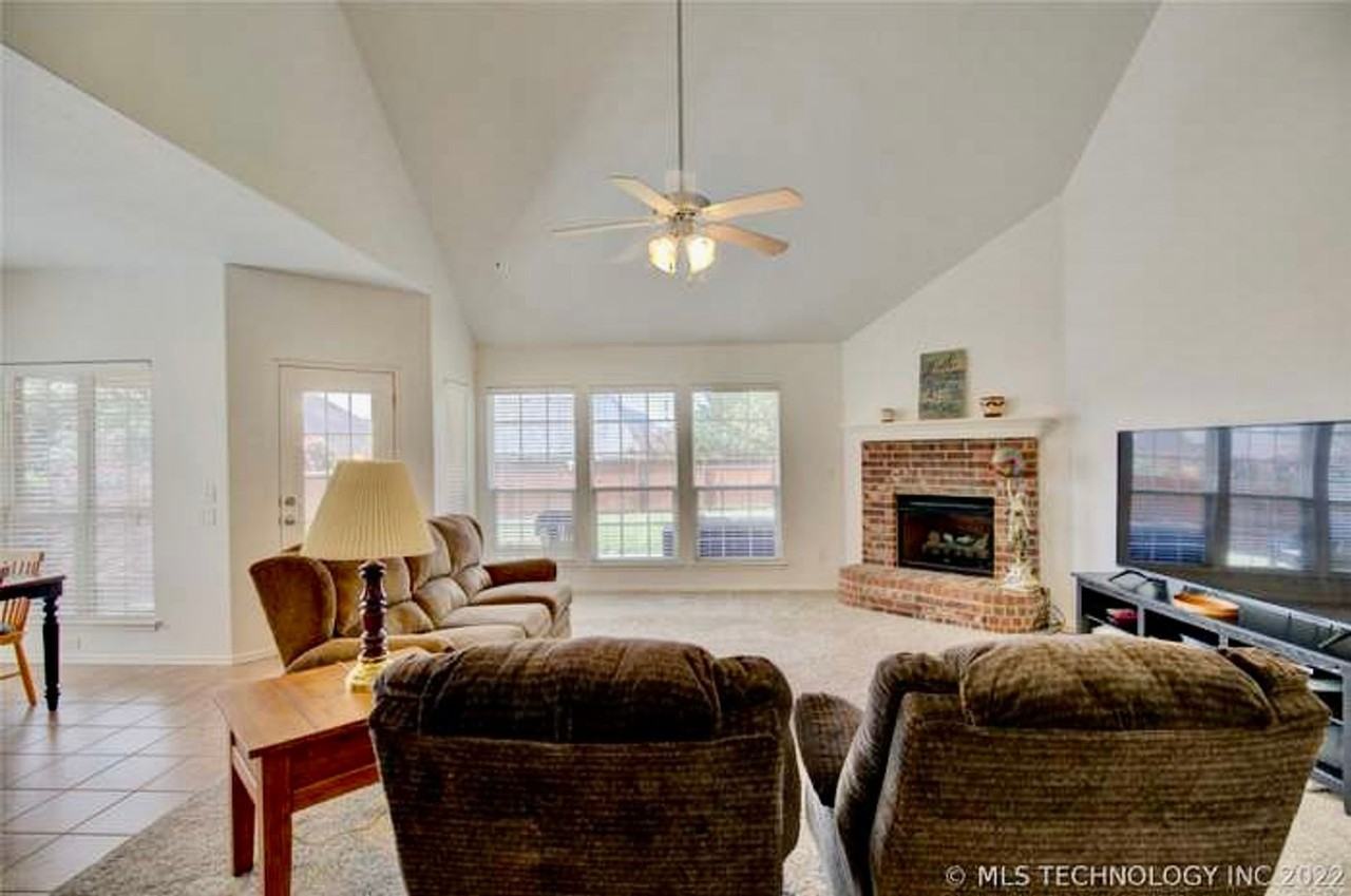 7324 E Knoxville St - Photo 2 of 23