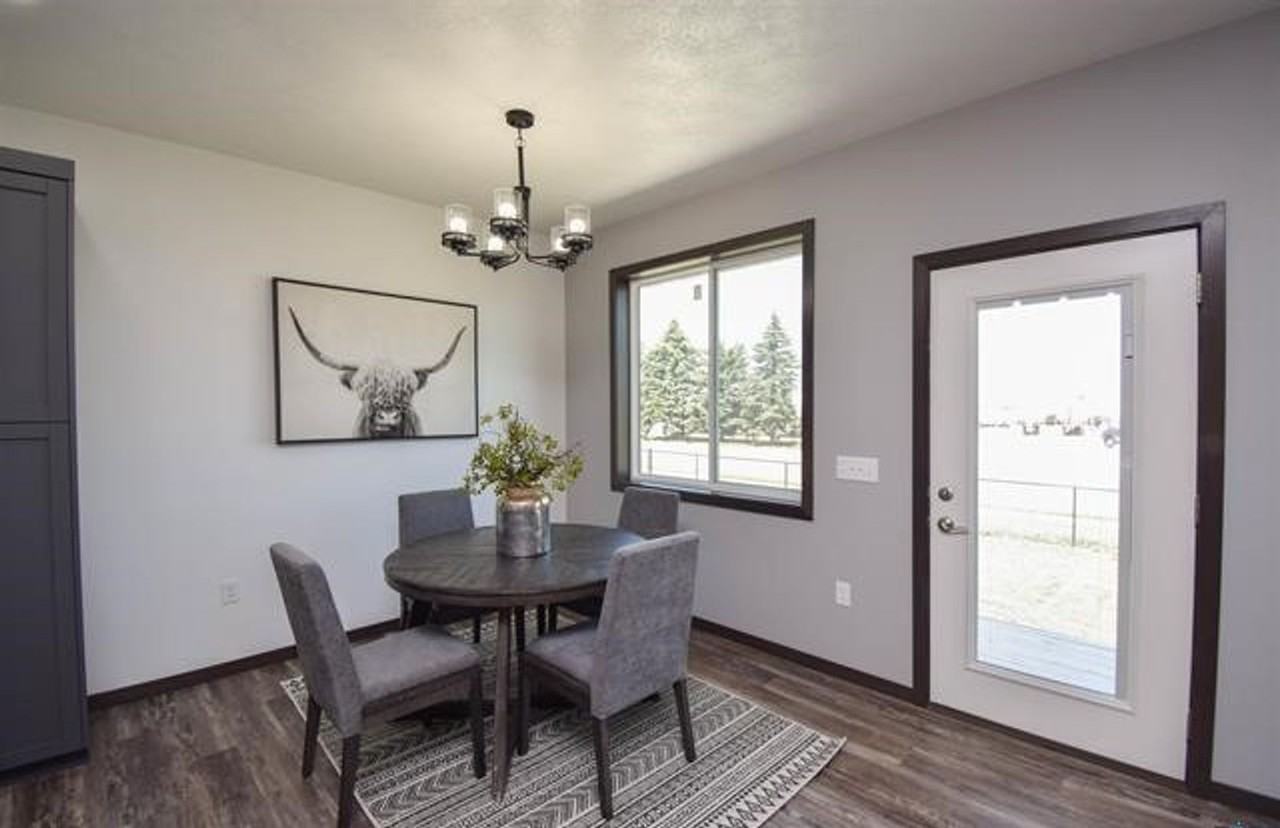 416 E Cairos Pl - Photo 4 of 17