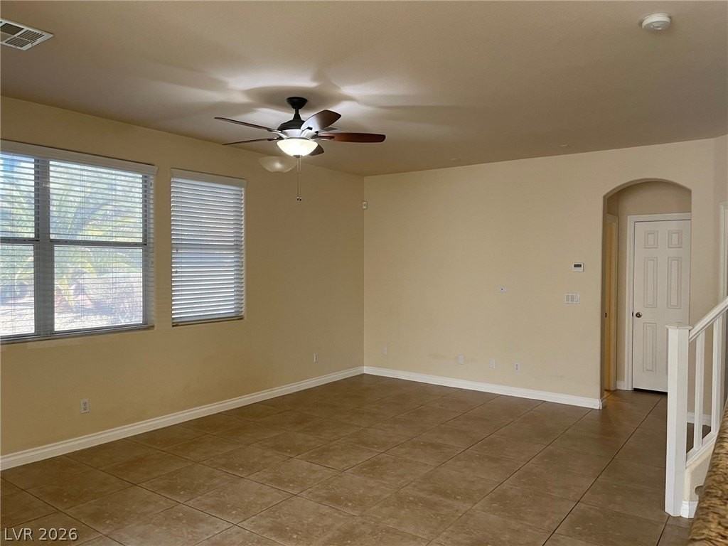 10325 Denman St - Photo 7 of 10