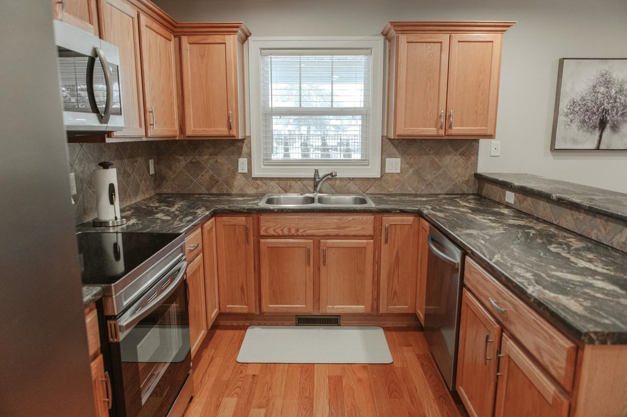 210 Market Pl - Photo 6 of 50
