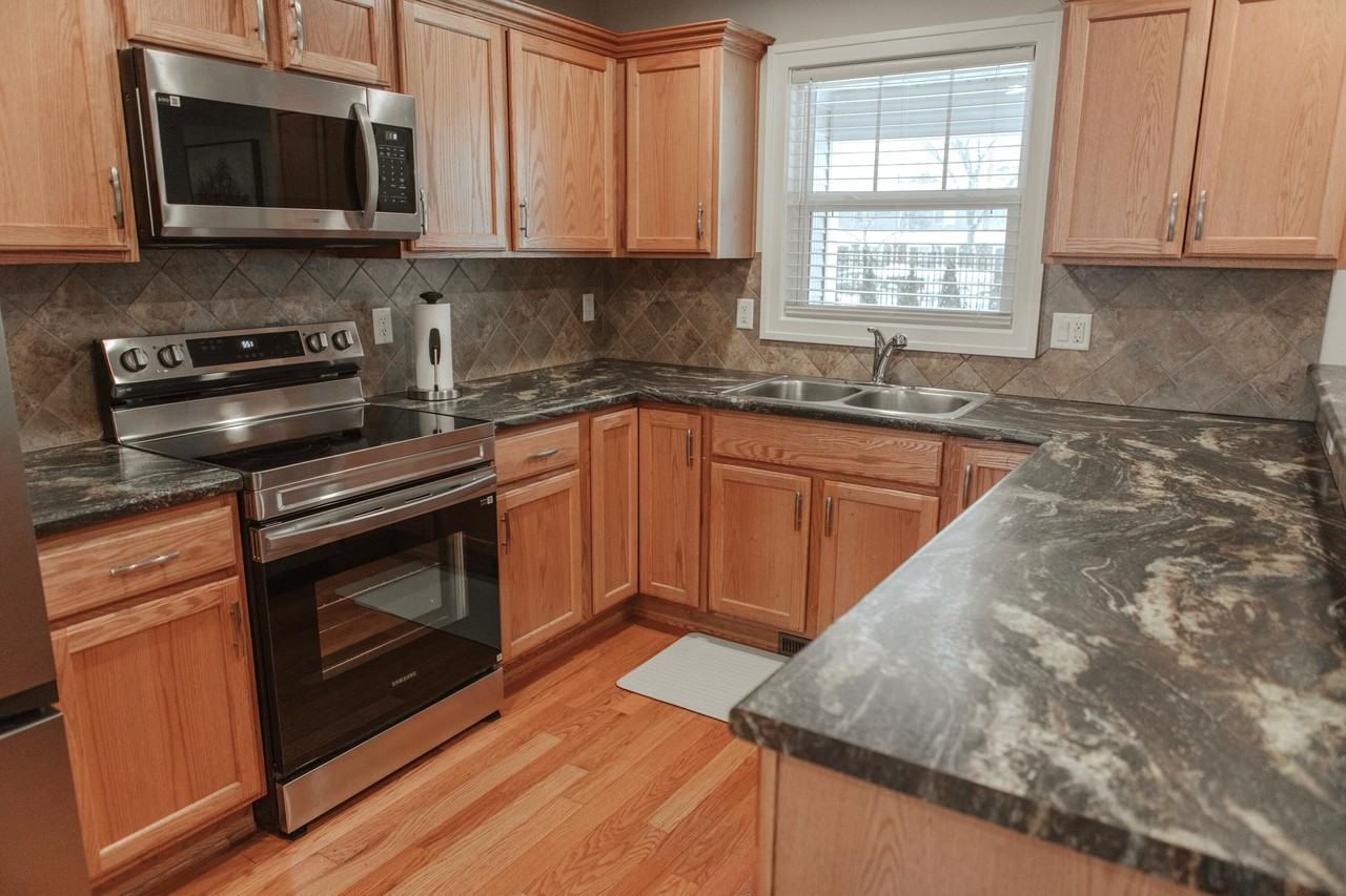 210 Market Pl - Photo 7 of 50