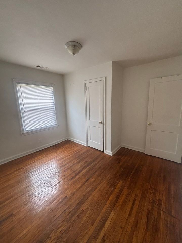 2912 Glenrose Ave Nw - Photo 4 of 7